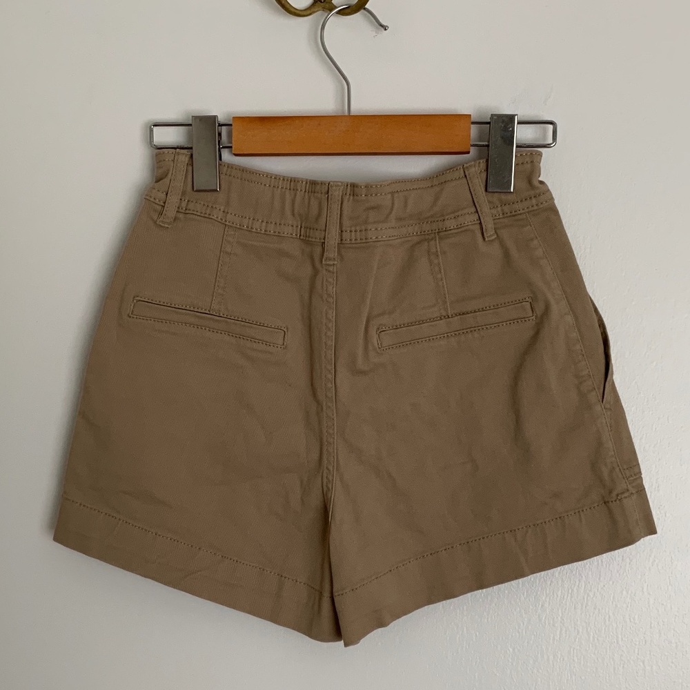 H&M Shorts - Picture 2 of 6